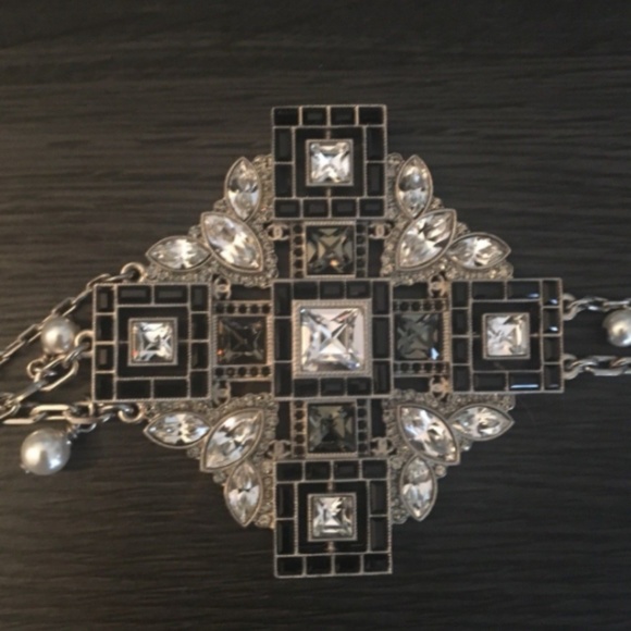 NWB Auth Chanel Silver Cross White Pearl Necklace - Picture 4 of 8